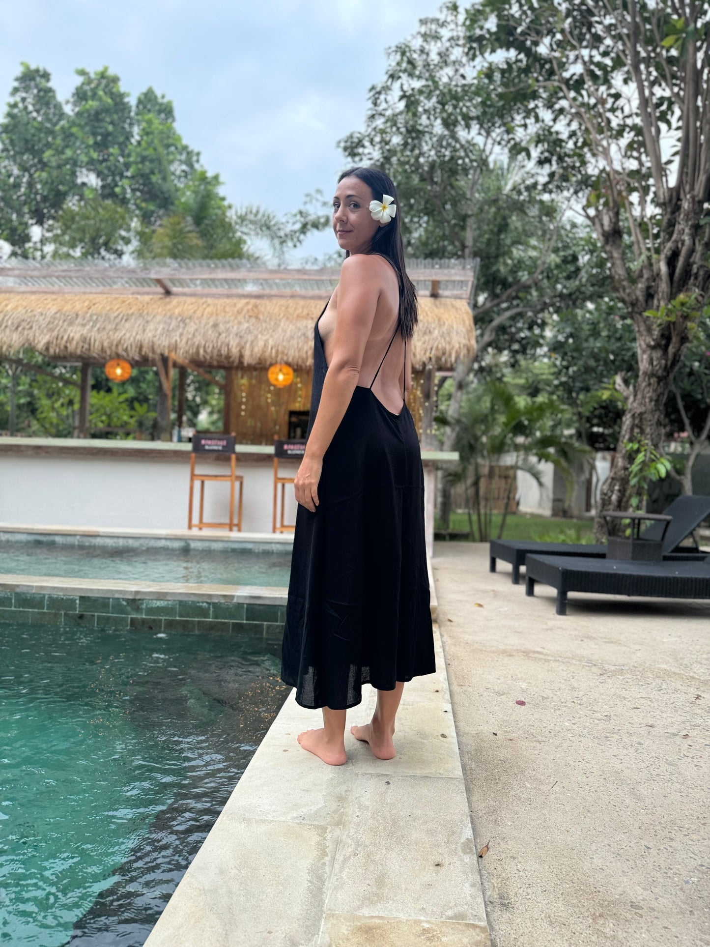 Naiá Dress – Deep Cut Viscose Flow