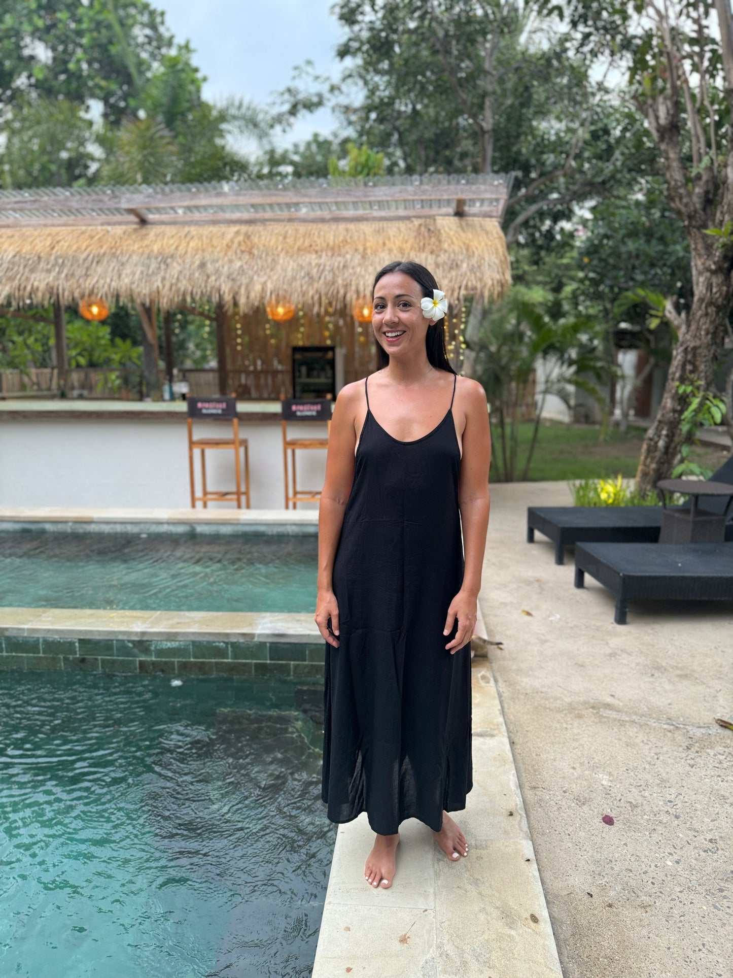 Naiá Dress – Deep Cut Viscose Flow