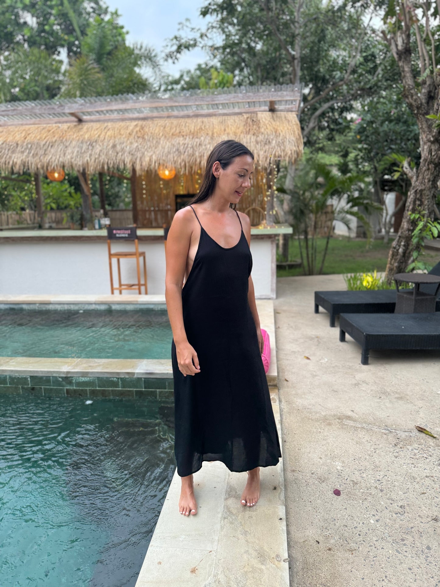 Naiá Dress – Deep Cut Viscose Flow