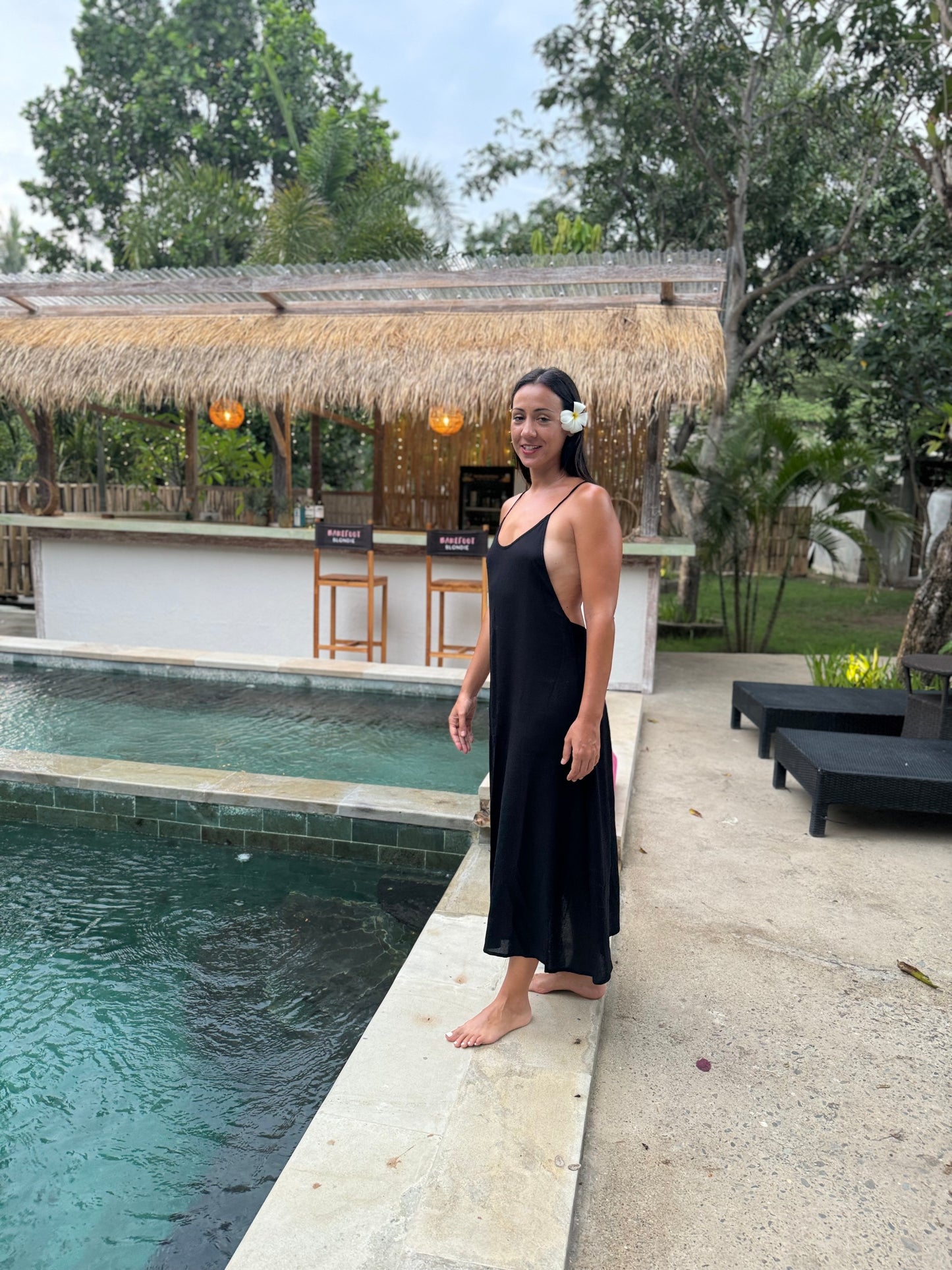 Naiá Dress – Deep Cut Viscose Flow