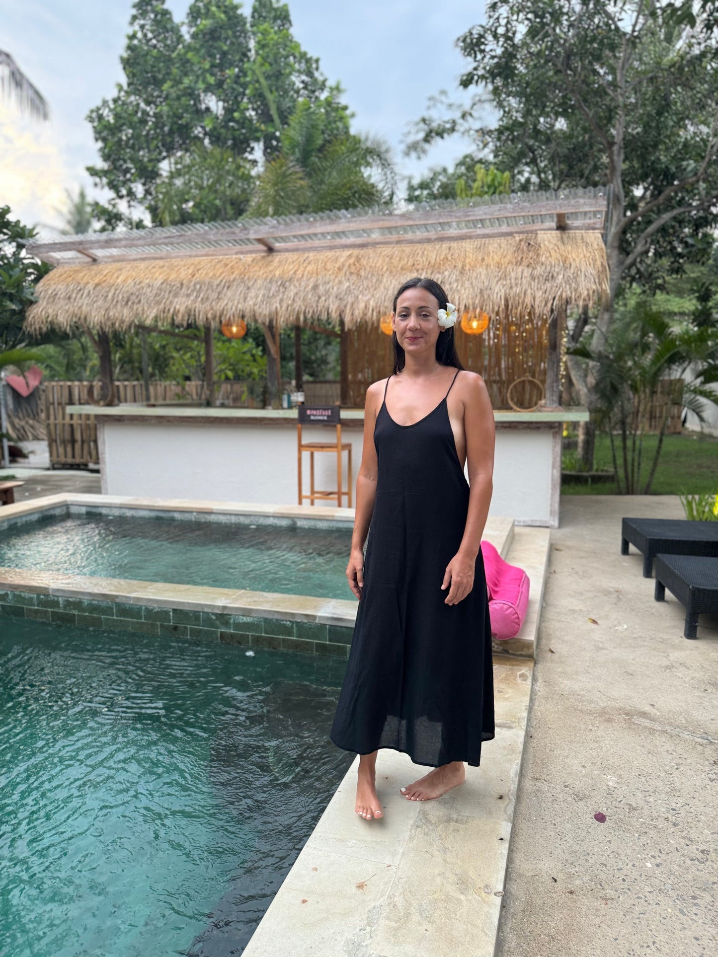 Naiá Dress – Deep Cut Viscose Flow