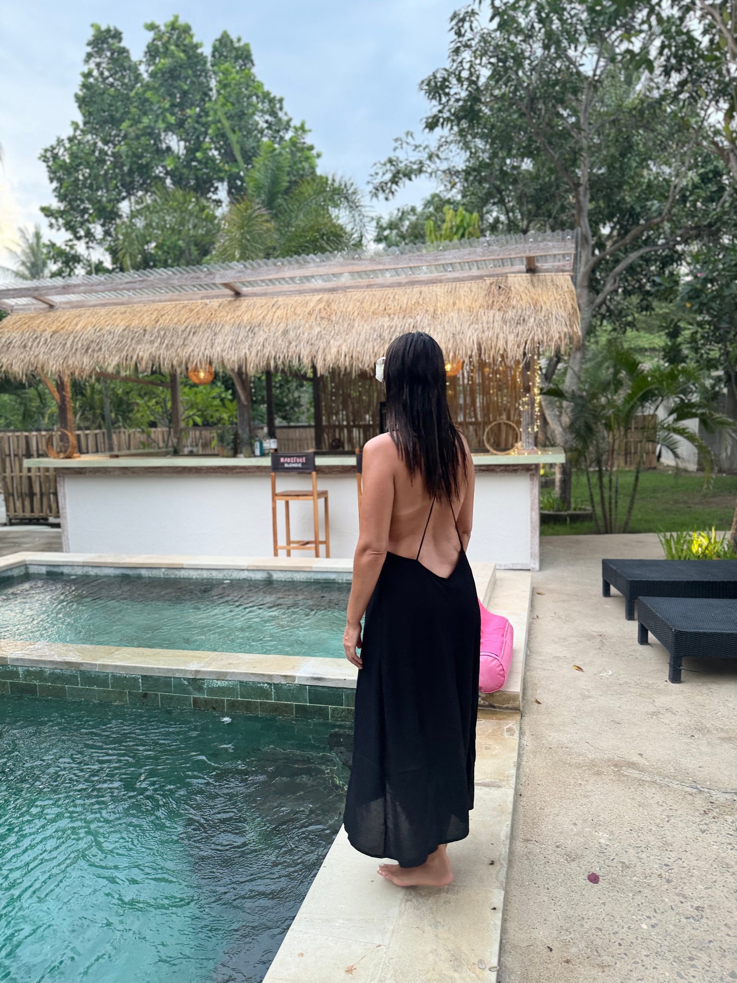 Naiá Dress – Deep Cut Viscose Flow