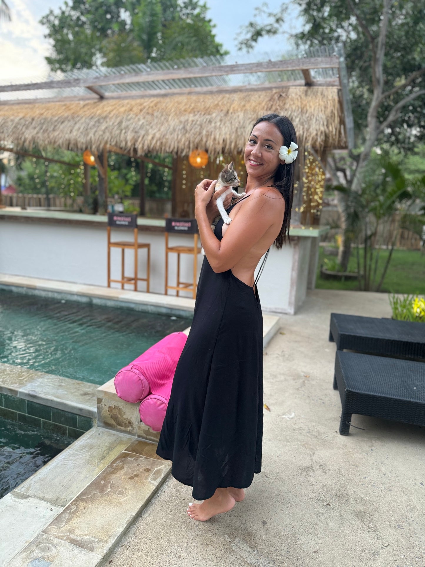 Naiá Dress – Deep Cut Viscose Flow