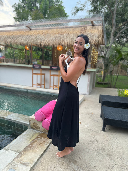 Naiá Dress – Deep Cut Viscose Flow